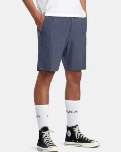 RVCA Shorts / Hybrids><noscript><img width=