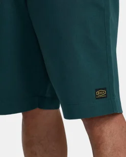 RVCA Shorts / Hybrids><noscript><img width=