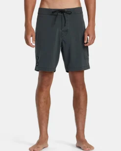 RVCA 18"-19" Outseam>BENJAMIN JEANJEAN SKULL BOARDSHORTS 18''