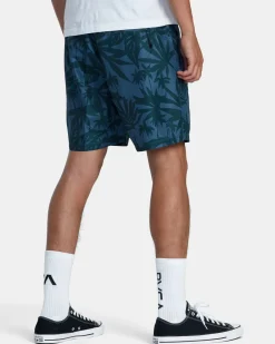 RVCA Shorts / Hybrids><noscript><img width=