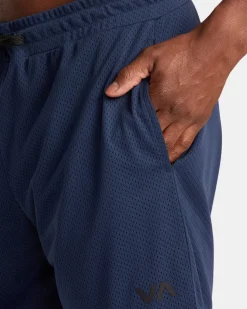 RVCA Shorts / Hybrids><noscript><img width=