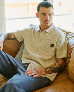 RVCA Shirts / Flannels>DAYSHIFT STRIPE II SHORT SLEEVE SHIRT