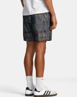 RVCA Shorts / Hybrids><noscript><img width=