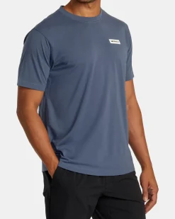 RVCA Workout Shirts|Tees / Tanks><noscript><img width=