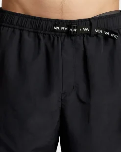 RVCA Shorts / Hybrids><noscript><img width=