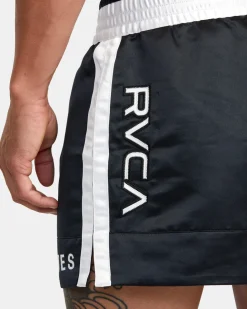 RVCA Shorts / Hybrids><noscript><img width=