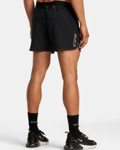 RVCA Shorts / Hybrids><noscript><img width=