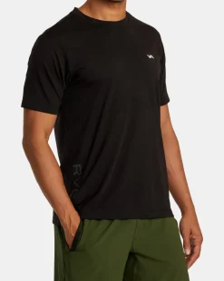 RVCA Workout Shirts|Tees / Tanks><noscript><img width=