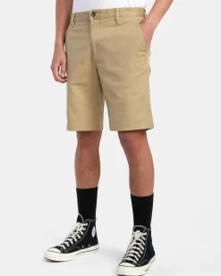 RVCA Shorts / Hybrids><noscript><img width=