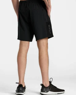 RVCA Shorts / Hybrids><noscript><img width=
