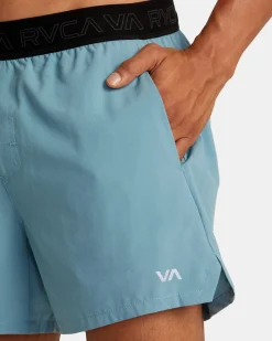 RVCA Shorts / Hybrids><noscript><img width=