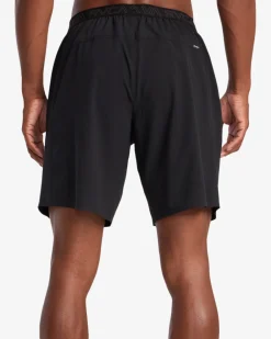RVCA Shorts / Hybrids>YOGGER PLUS 18" SHORTS